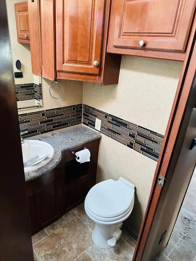 Used 2014 Thor Motorcoach Outlaw 37LS