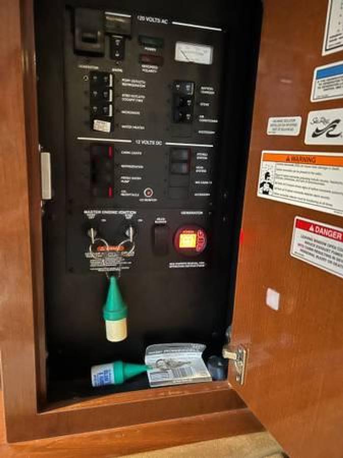 Used 2010 SEA RAY SUNDANCER 310