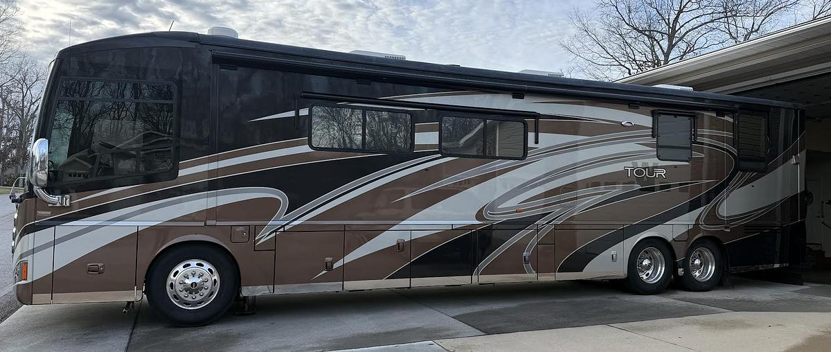 Used 2011 Winnebago Tour 42QD Class A Motorhome