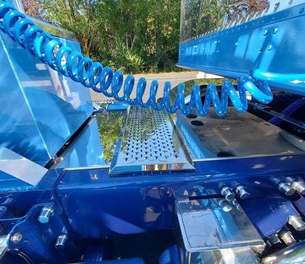 Used 1996 KENWORTH T800 and 2020 Great Dane Dry Van