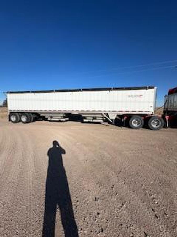 Used 2015 Wilson Hopper Grain Trailer