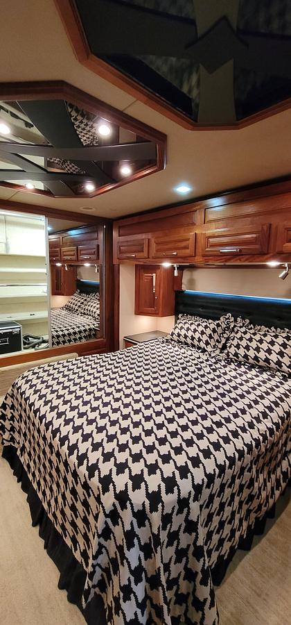 Used 2009 Foretravel Nimbus Tahoe 4030