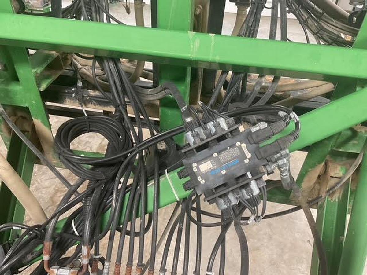 Used 2001 John Deere 4710 Self Propelled Sprayer