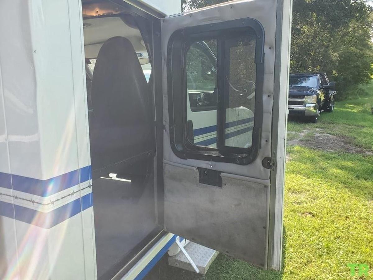 Used 2013 Chevy Express 4500 2wd 6.6L LGH Duramax Diesel Transporter