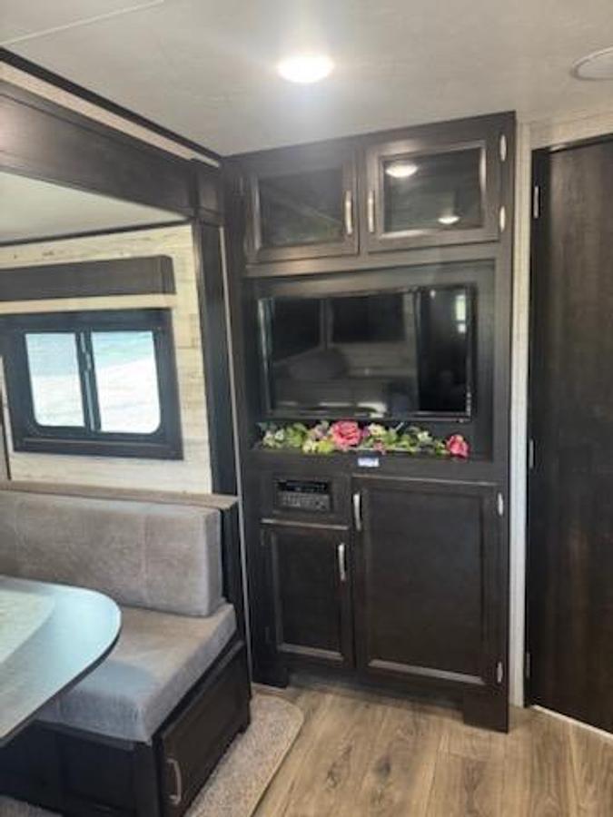 Used 2000 Jayco Featherlight Travel Trailer