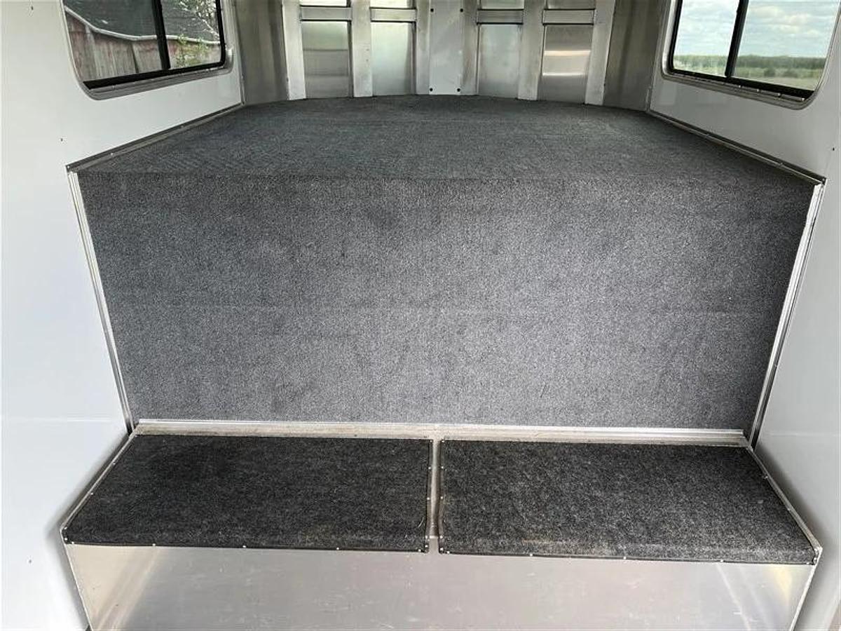 Used 2010 Sundowner Sunlite 720 6 Horse