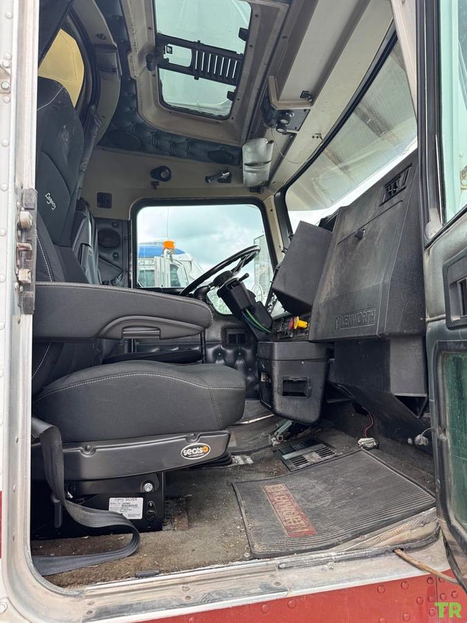 Used 2001 Kenworth W900
