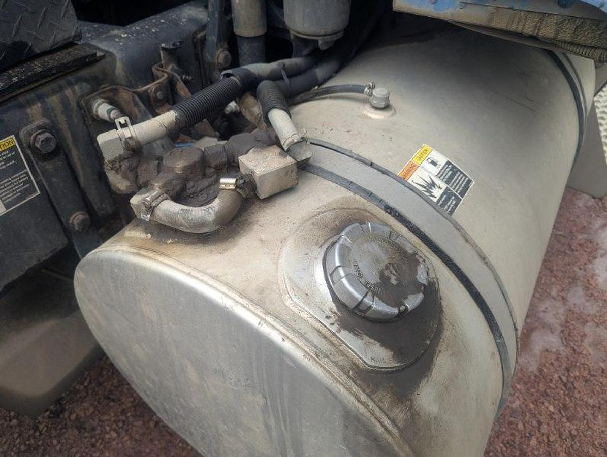 Used 2016 Kenworth T680 Conventional Sleeper Semi