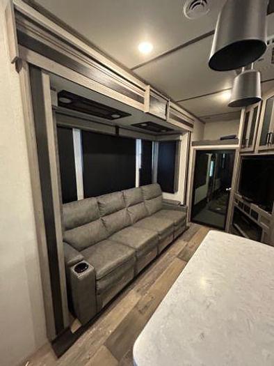 Used 2021 Keystone Raptor 415