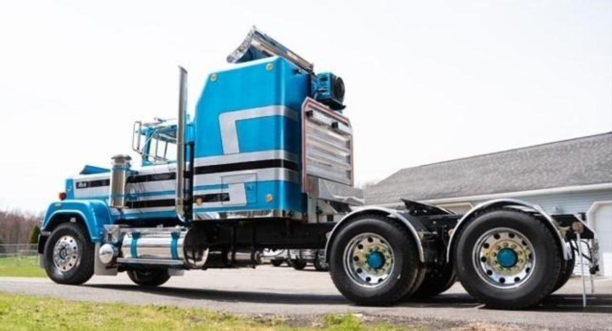 Used 1989 Mack Superliner RW713