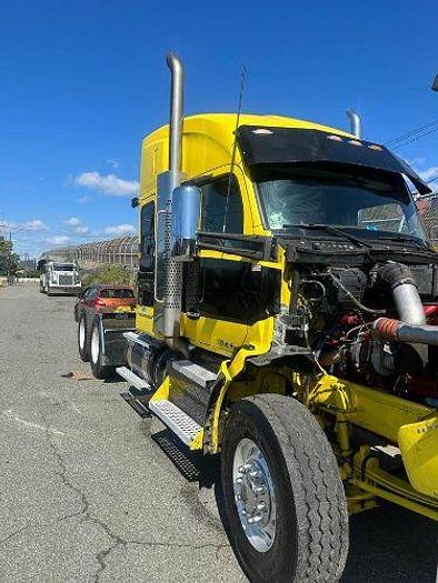 Used 2017 KENWORTH T880