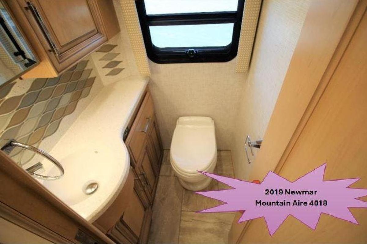 Used 2019 Newmar Mountain Aire 4018
