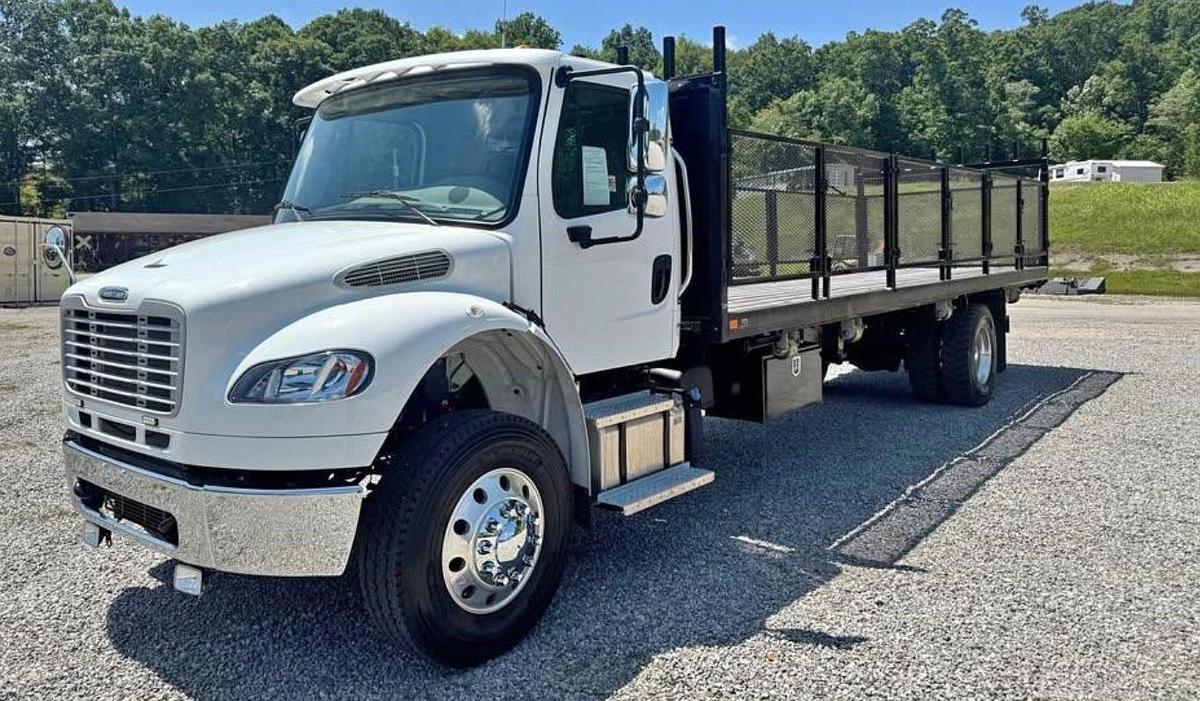 Used 2023 Freightliner Business Class M2 106