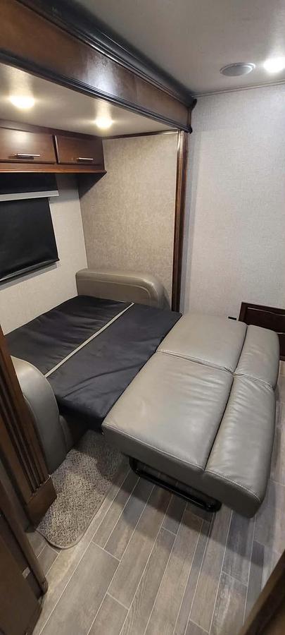 Used 2020 Jayco Pinnacle 37MDQS