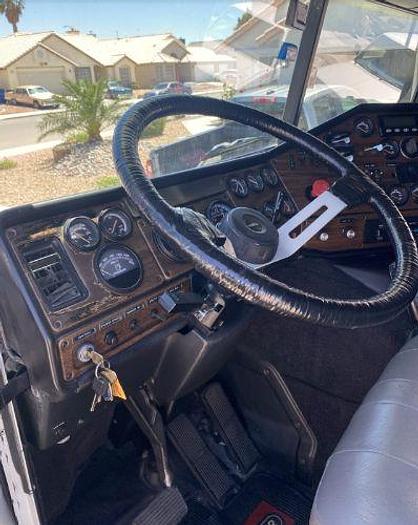 Used 1995 Freightliner FLB112
