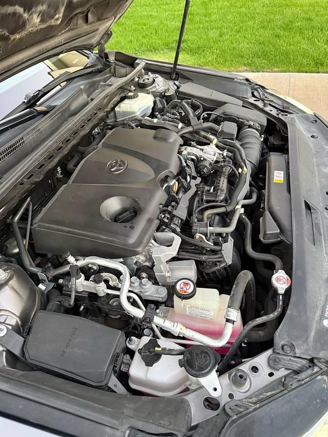 Used 2019 Toyota Camry Hybrid XLE