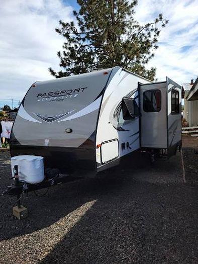 Used 2018 Keystone Passport Ultra Lite Grand Touring 2200RBWE