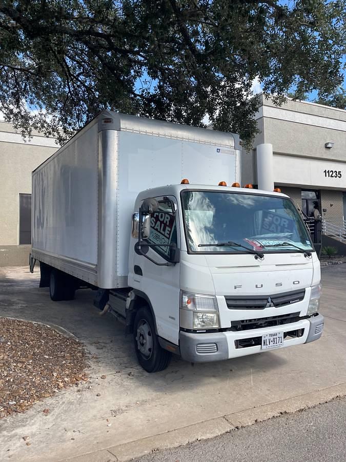 Used 2014 Mitsubishi Fuso Box Truck