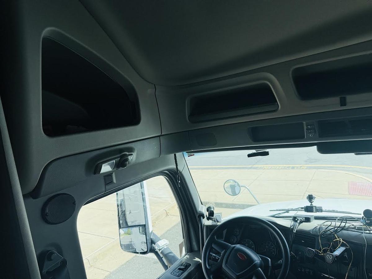 Used 2021 Peterbilt 579