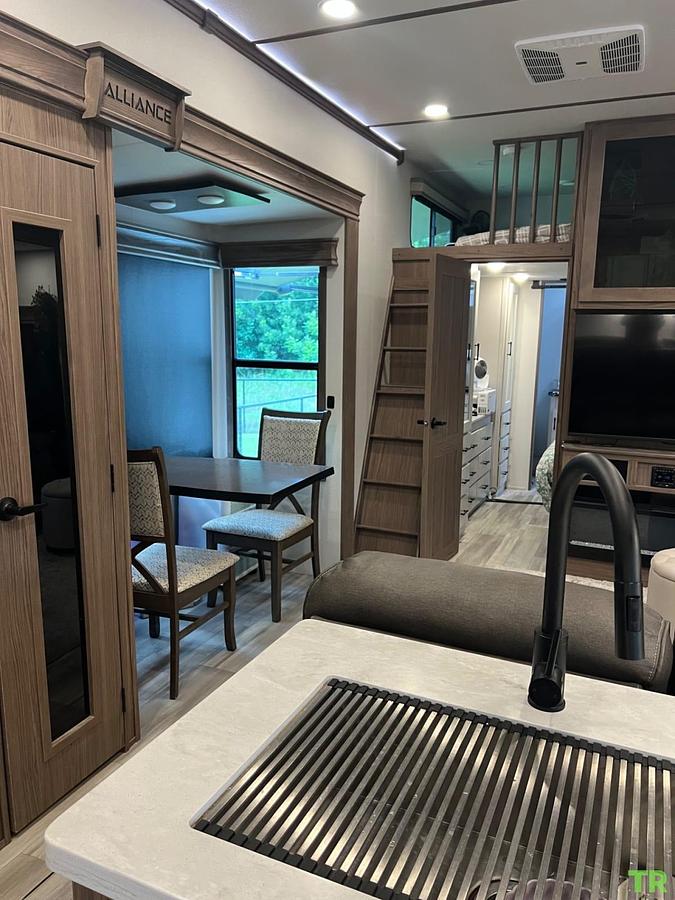 Used 2023 Alliance Paradigm 395DS Fifth Wheel