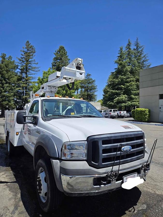 Used 2006 Ford F450 Super Duty Bucket Truck