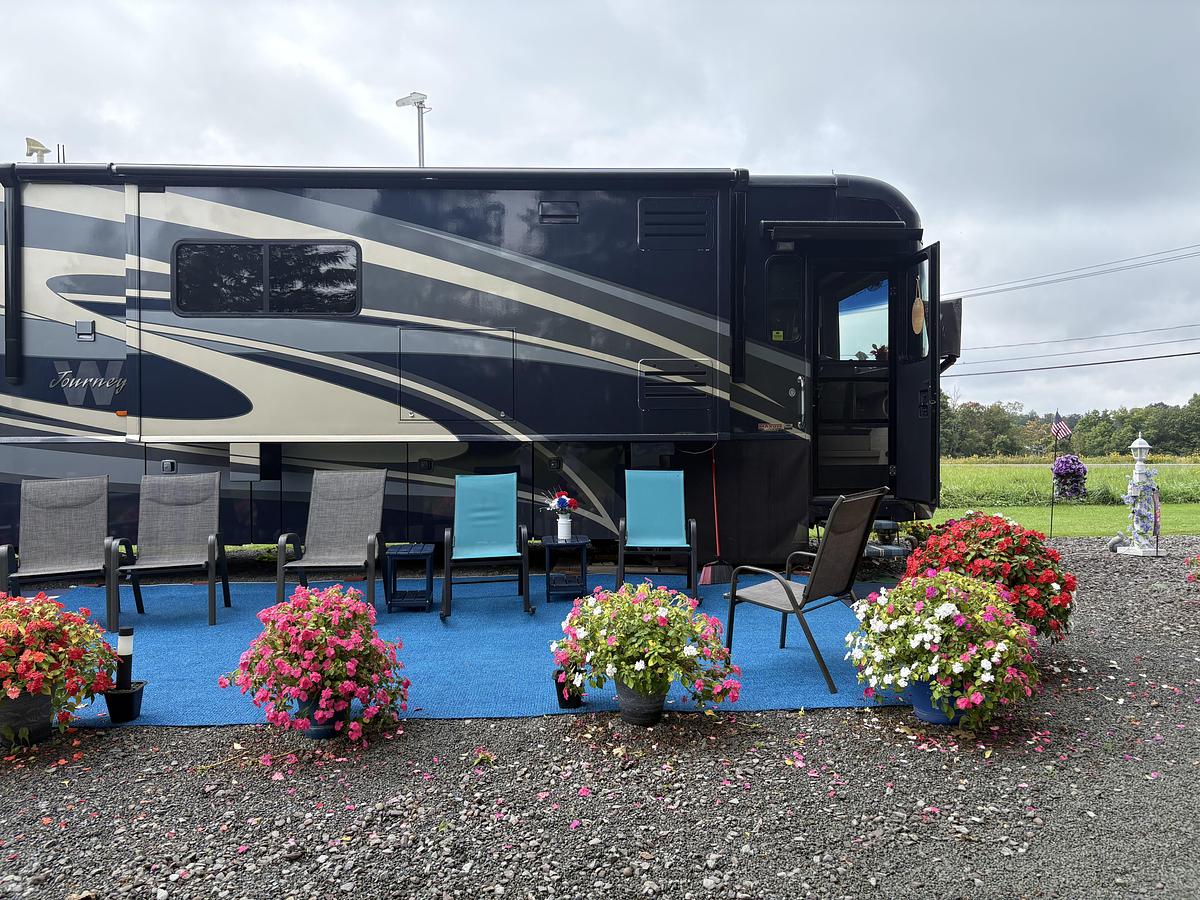 Used 2010 Winnebago Journey 40l