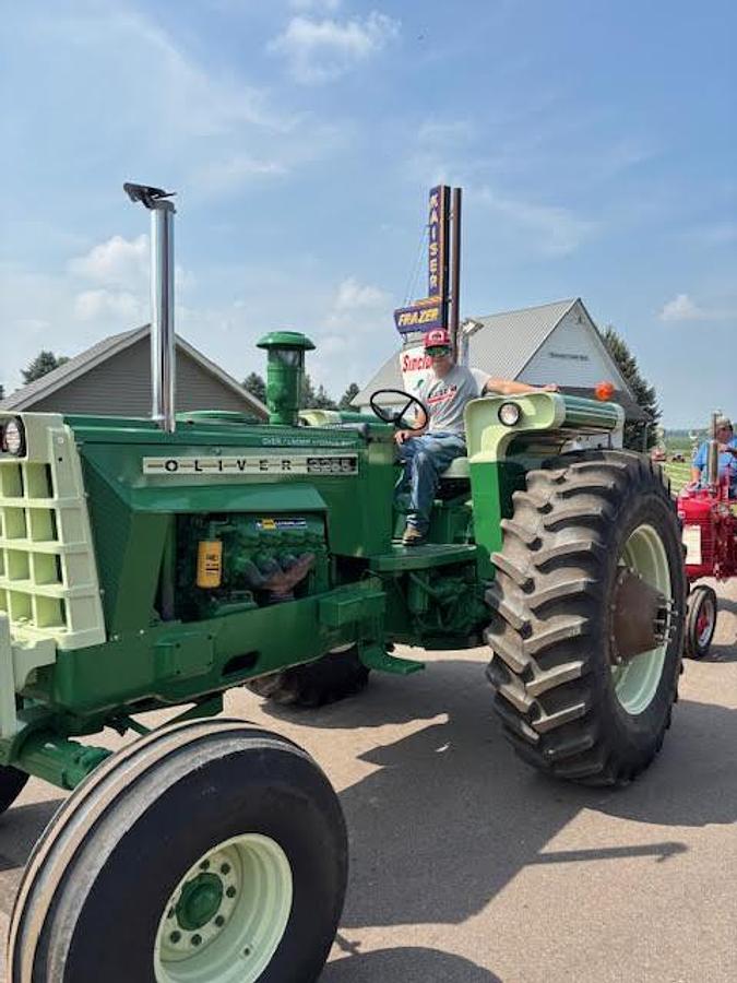 Used 1973 OLIVER 2255 Tractor