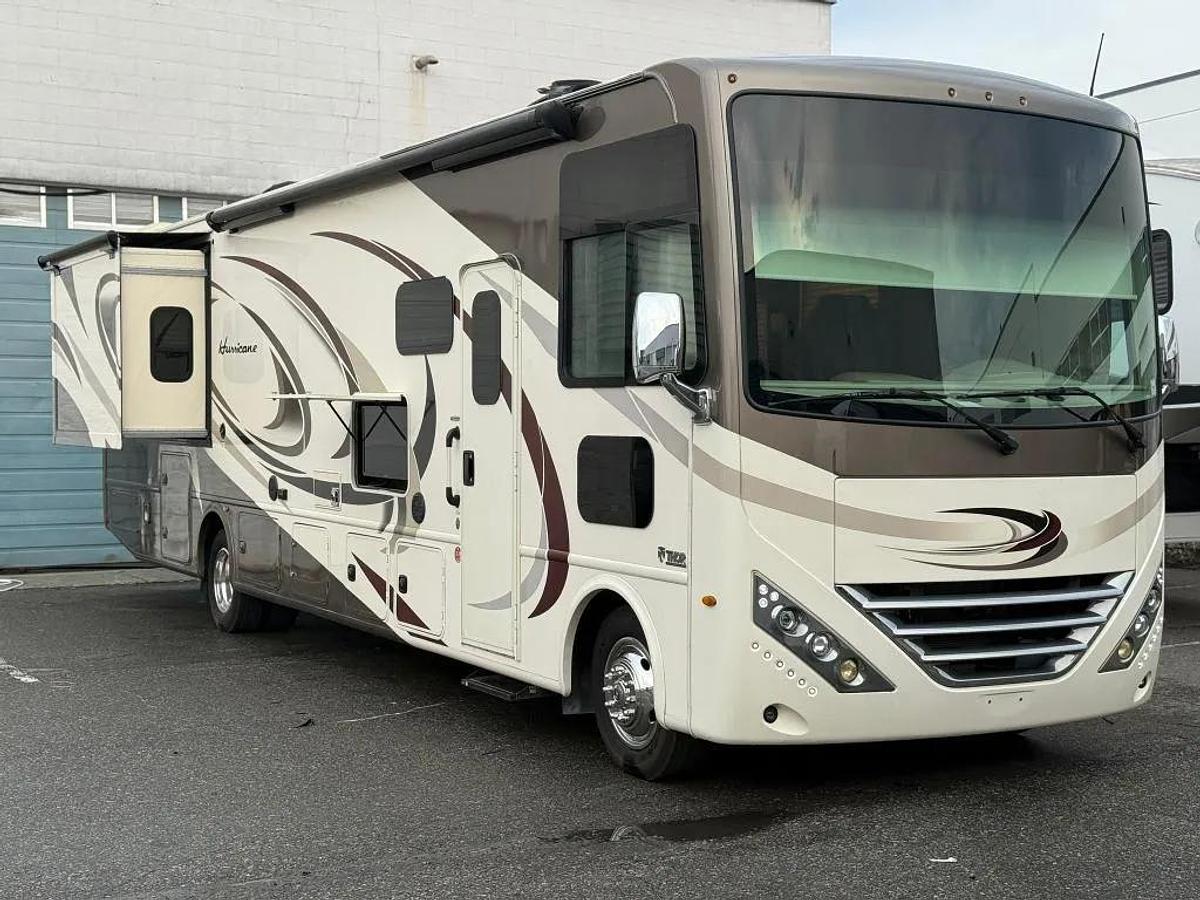 Used 2018 Thor Motor Coach Hurricane 35M Class A Motorhome