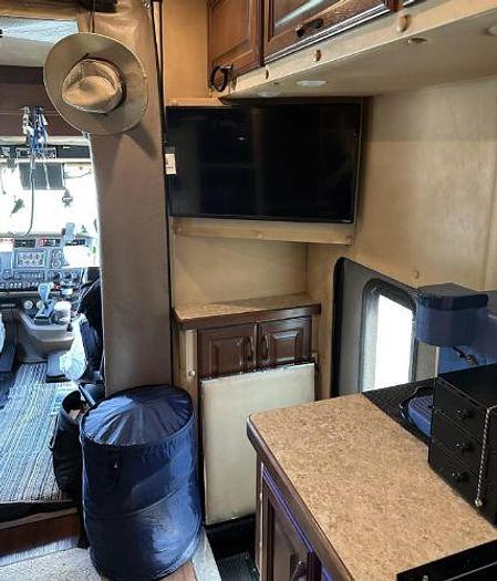 Used 2015 KENWORTH T680 156in ARI Custom Sleeper
