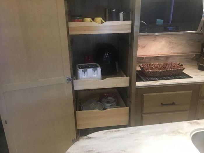 Used 2017 Crossroads Redwood RW4120GK