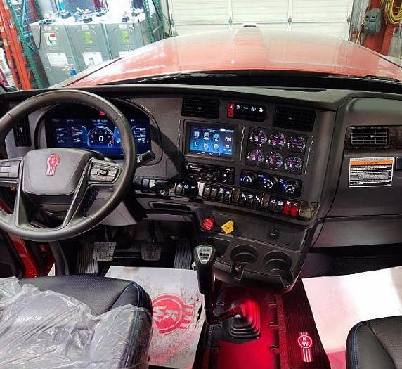 Used 2023 KENWORTH W990