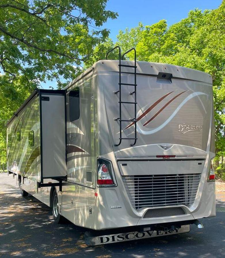 Used 2015 Fleetwood Discovery 40E
