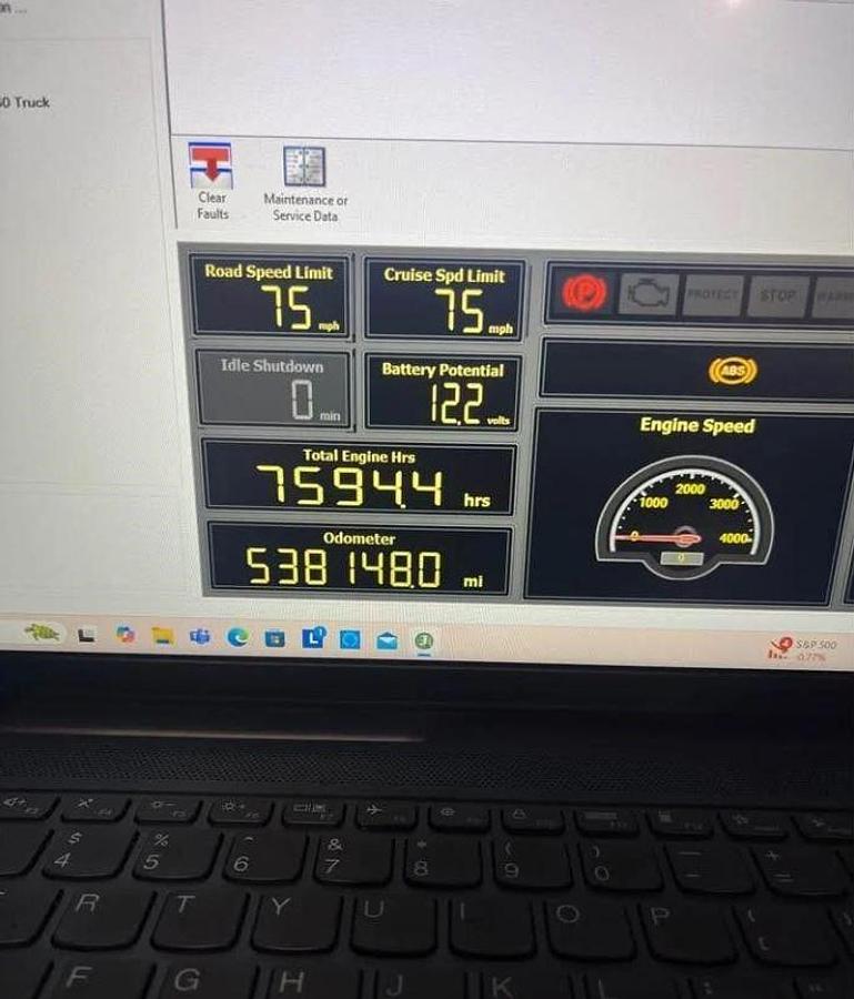 Used 2003 Peterbilt 379 Day Cab Semi Truck