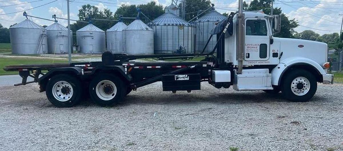 Used 2019 PETERBILT 367 Roll-Off Tow Truck