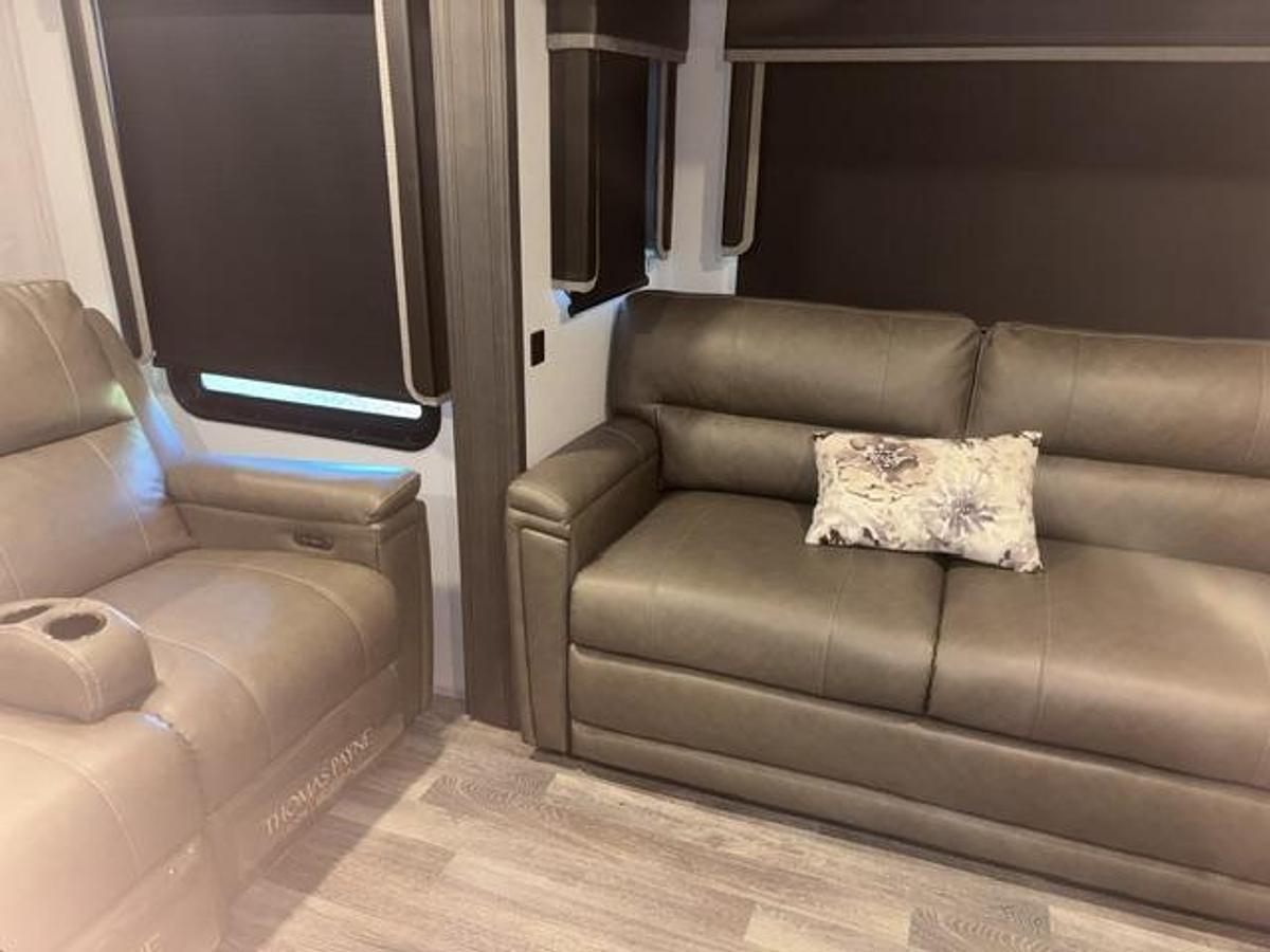 Used 2021 Keystone Montana High Country 5th Wheel