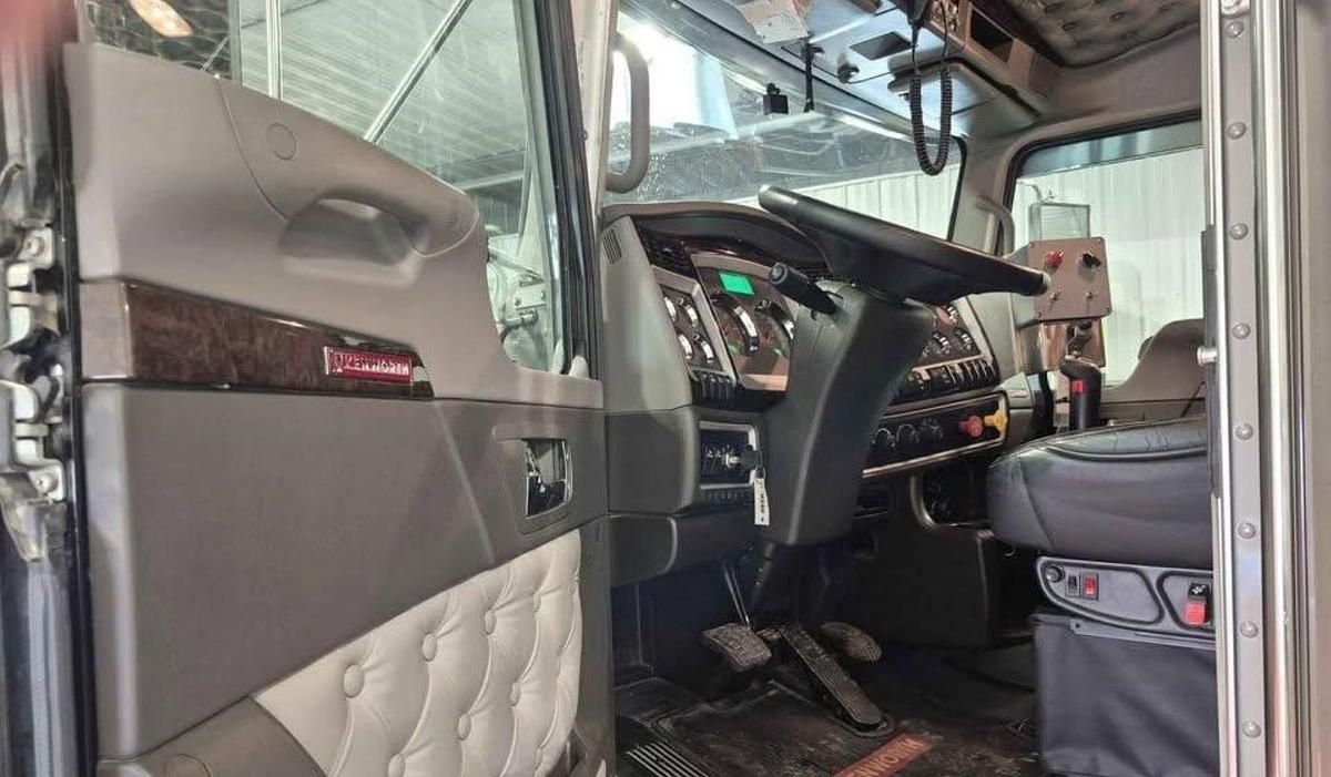 Used 2026 Kenworth W900L Sleeper Semi Truck