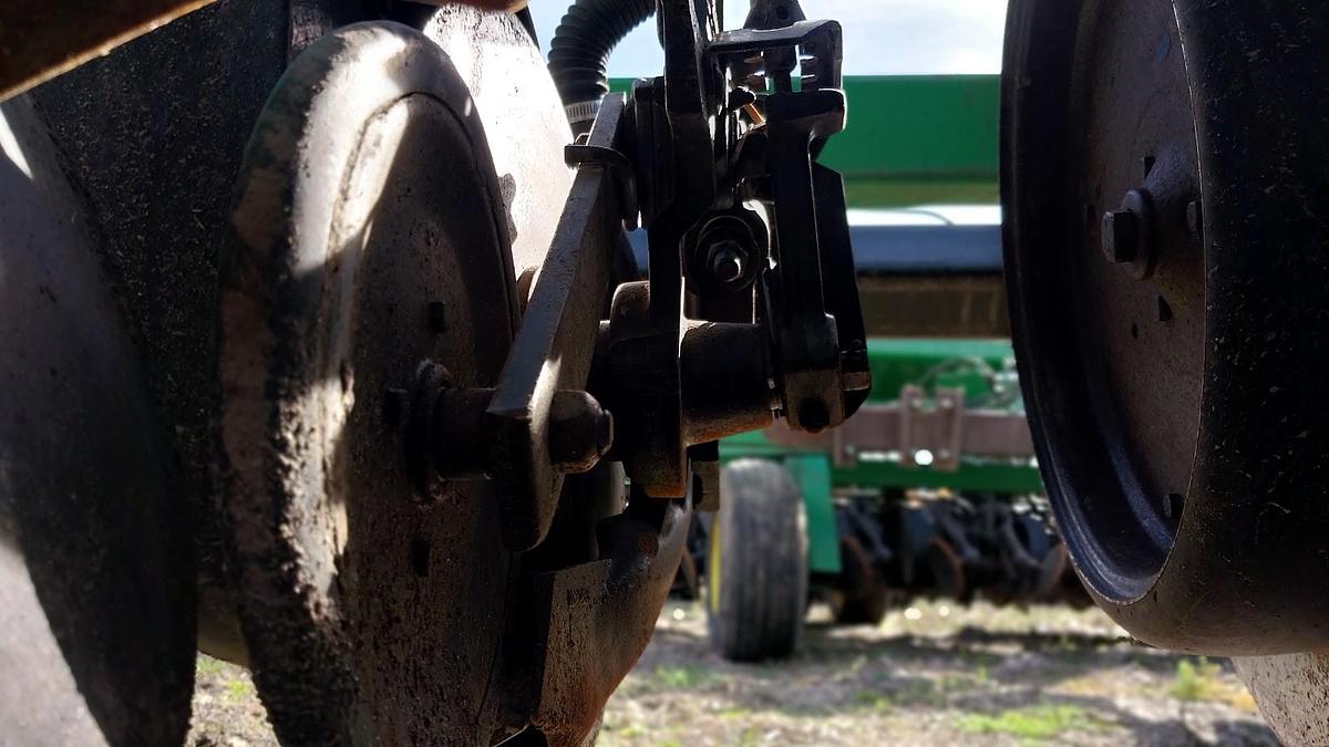 Used 2003 JOHN DEERE 1590&1560 Attached With Houck Hitch