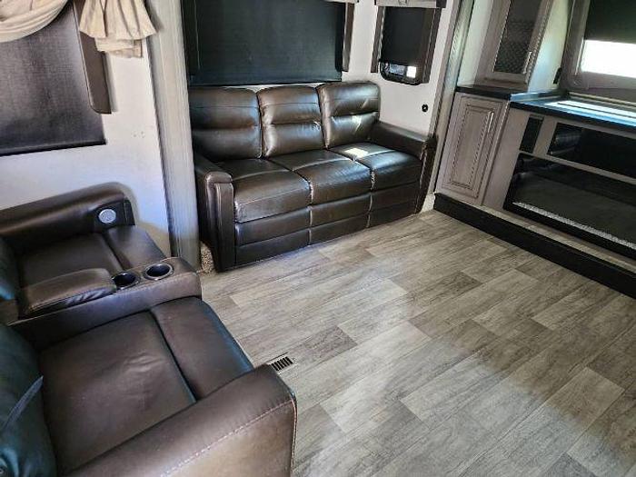 Used 2021 Keystone Montana 3761FL