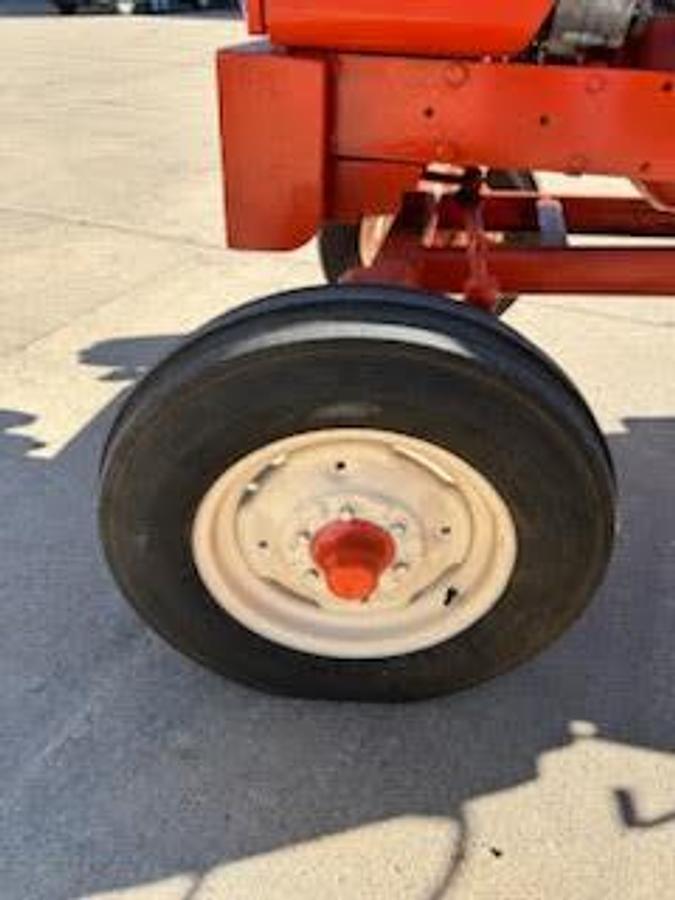 Used 1970 ALLIS-CHALMERS 170 Tractor