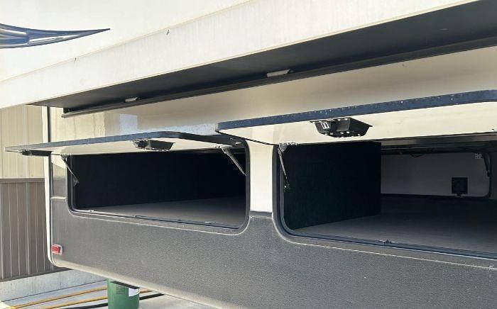 Used 2018 Keystone Alpine 3660FL