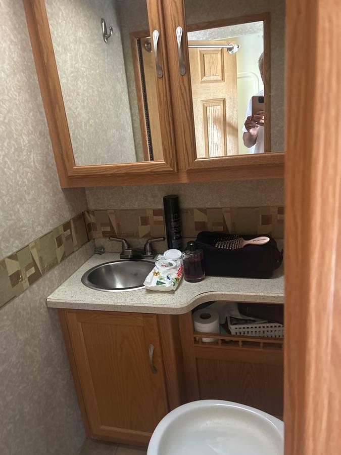 Used 2006 Chevrolet Four Winds 5000 Class C Motorhome