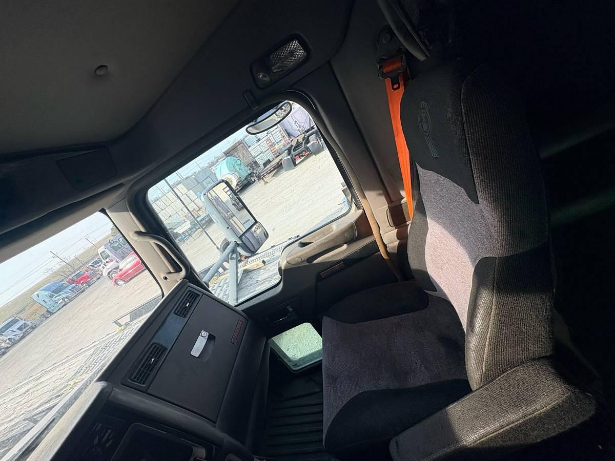 Used 2013 Kenworth T660