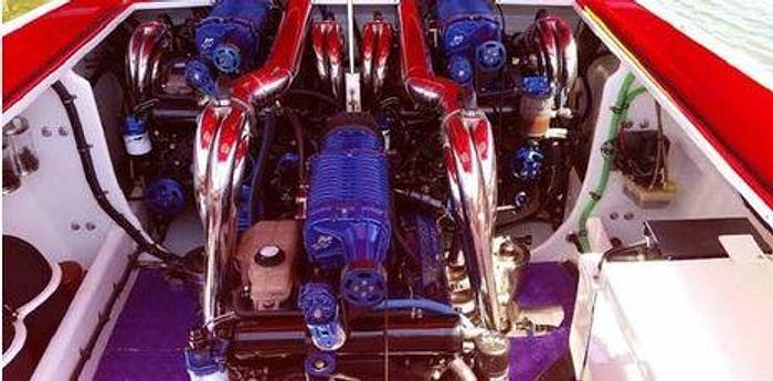 Used 2005 Outer limits Sport Yacht 115 mph.