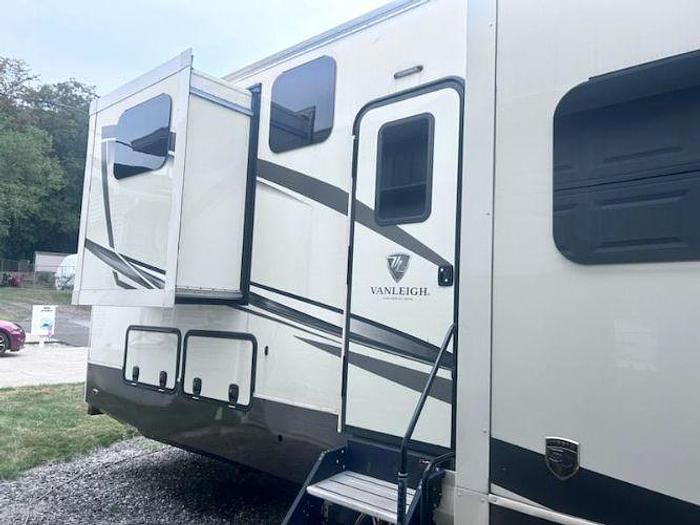 Used 2022 Vanleigh Vilano 394RK