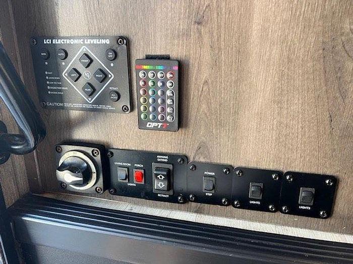 Used 2022 Nexus Super C Wraith 32W