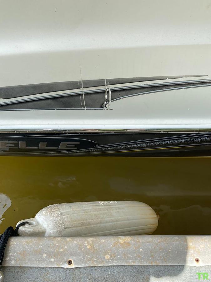 Used 2007 Caravelle 21' Deck Boat • New Volvo Penta 5.0L Engine Block • Only 0.5 Hours • One Owner • Trailer Included