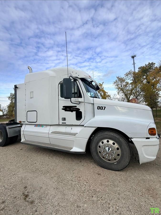 Used 2007 Freightliner Century St120