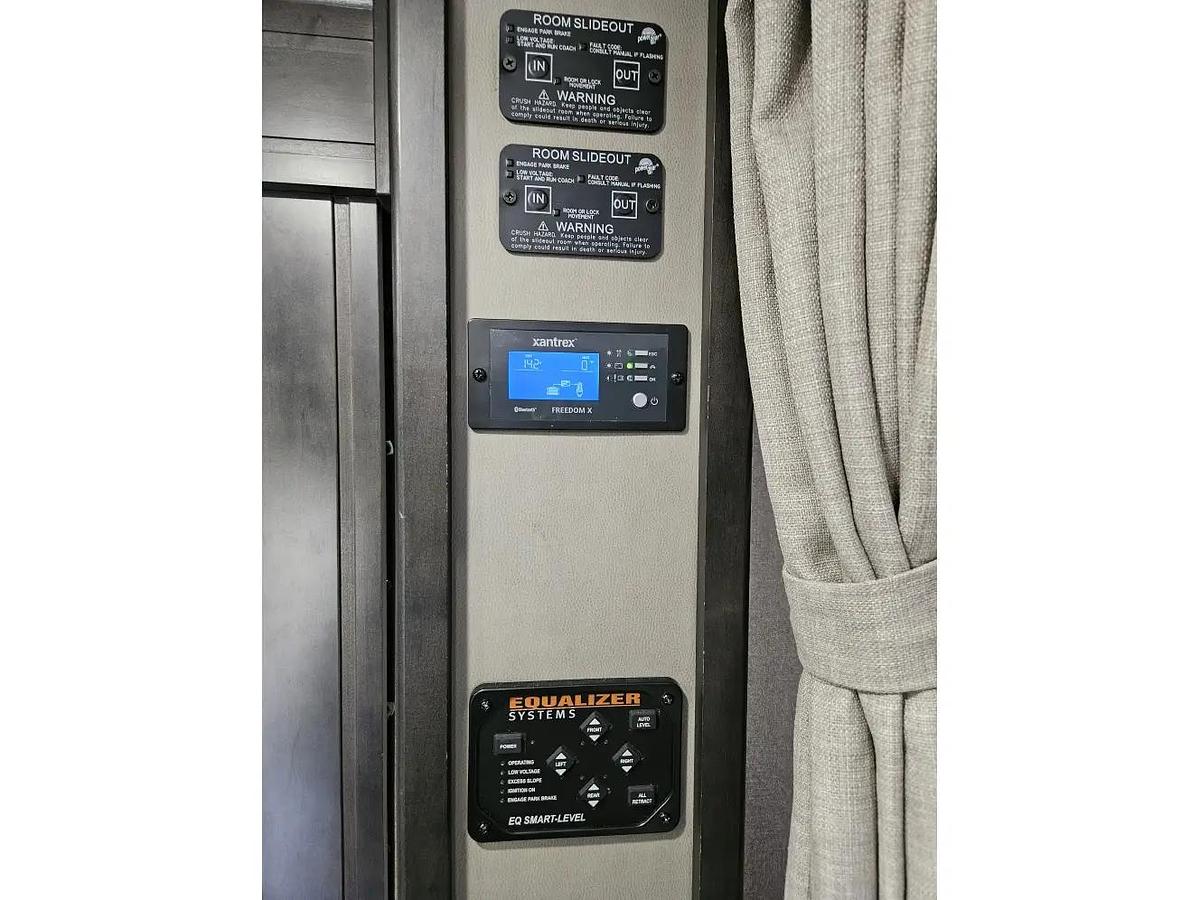 Used 2022 Dynamax Isata 5 30FW