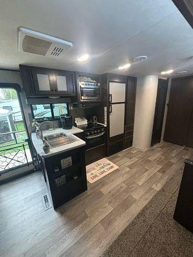 Used 2021 Heartland Pioneer BH305