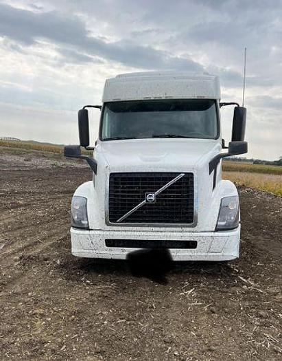 Used 2016 Volvo VNL64T630